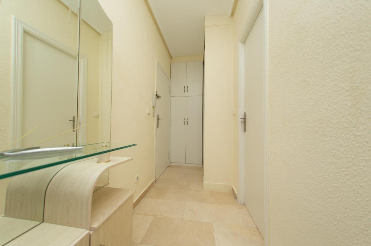 Студия На Белоснежном Пляже Los Locos Torrevieja Exterior photo