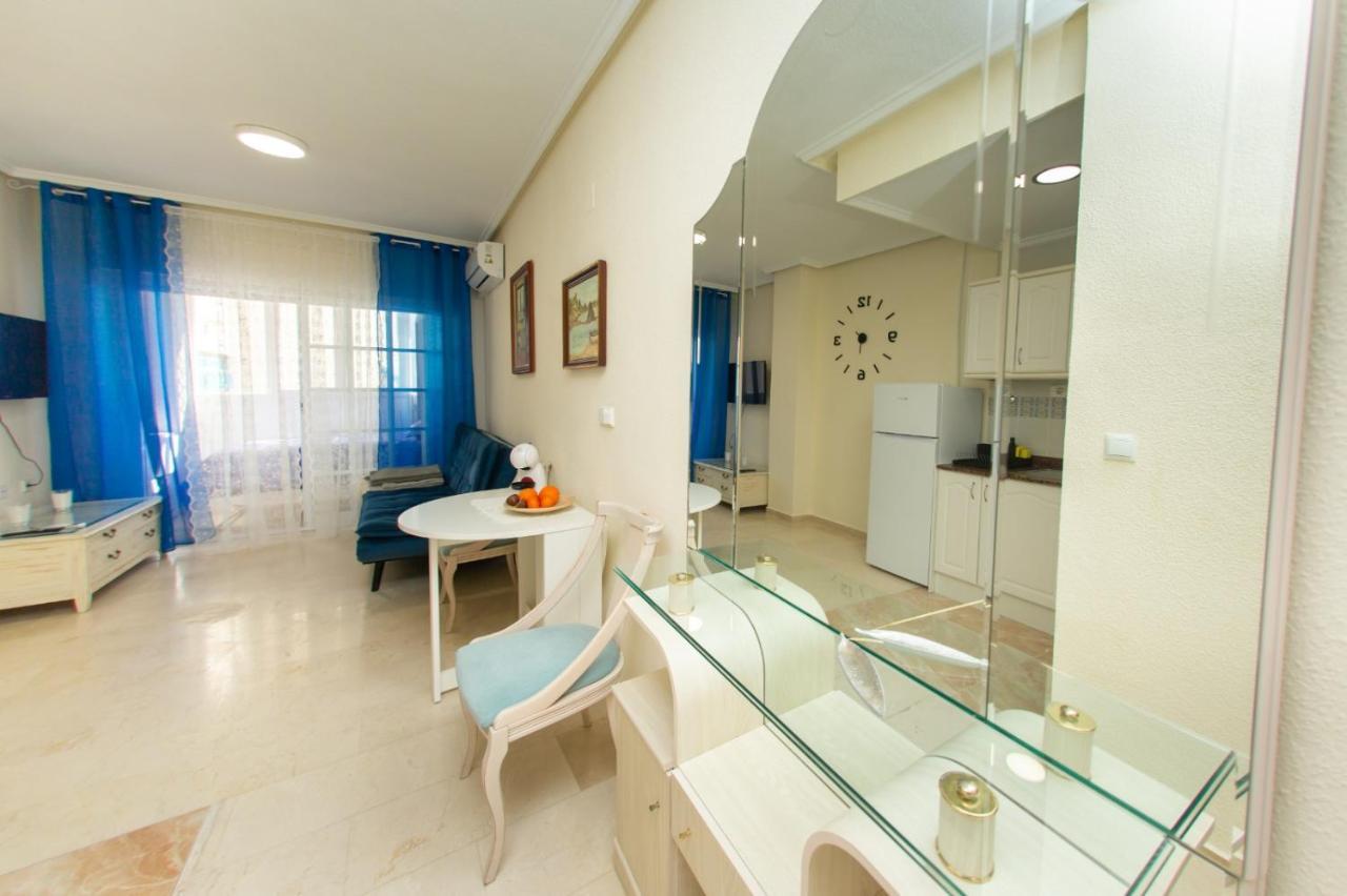 Студия На Белоснежном Пляже Los Locos Torrevieja Exterior photo