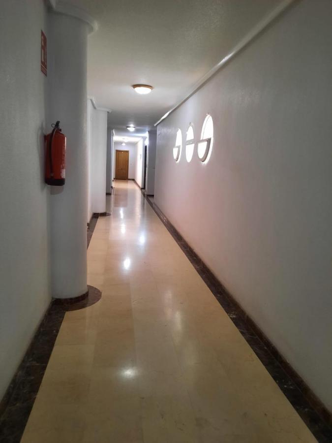 Студия На Белоснежном Пляже Los Locos Torrevieja Exterior photo